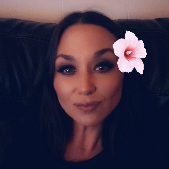 Meet your Posher, Suzi - Picture 1 of 1